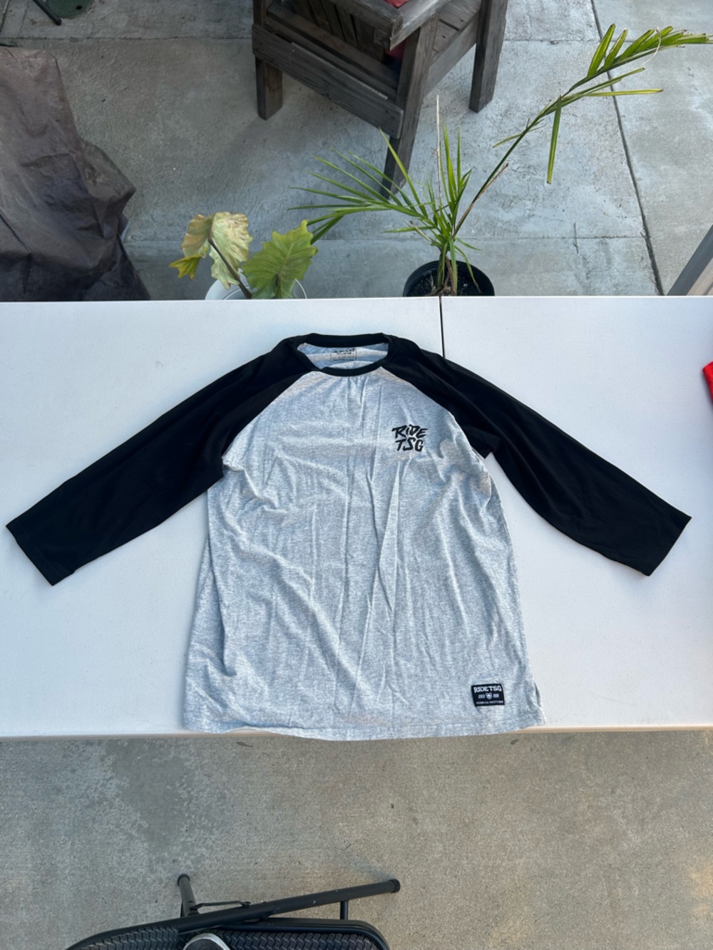 Men's Raglan Long Sleeve Tee - Gray with Black Sleeves